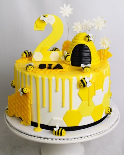 Photo post from marquettescakestudio.