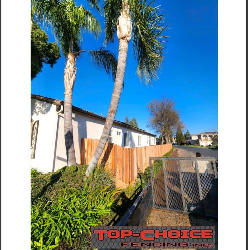 Carousel post from topchoicefencing.