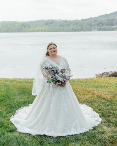 Carousel post from thecurvybridenj.