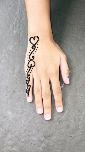 Best Friend Love Mehndi Heart Tattoo Designs For Girls - Viraltattoo |  Tattoo designs for girls, Tattoos for kids, Tattoo design for hand