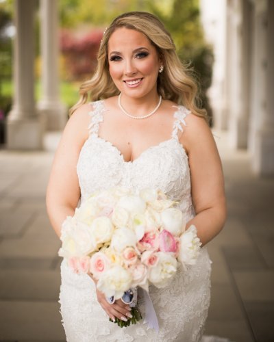 Carousel post from thecurvybridenj.