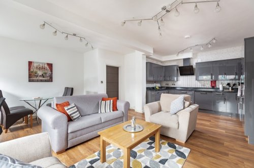 Photo post from kasarstays.