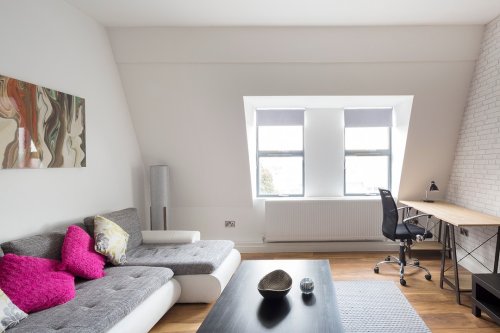 Photo post from kasarstays.