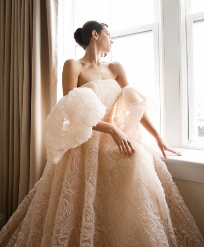 Carousel post from jolibride.