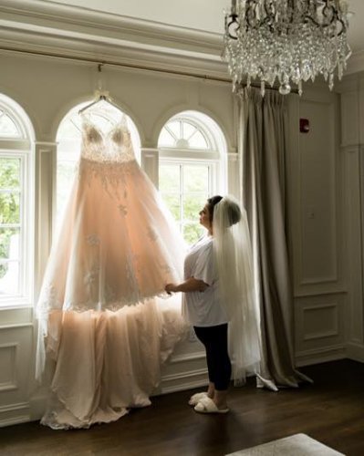 Carousel post from thecurvybridenj.