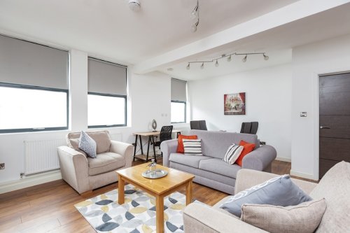 Photo post from kasarstays.