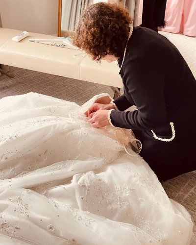 Carousel post from lelitebridal.