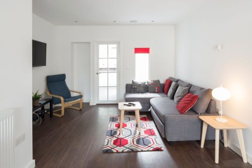 Photo post from kasarstays.