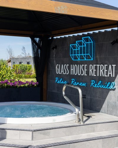 Carousel post from glasshouseretreat.