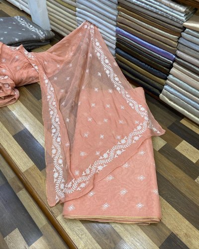 Carousel post from akbar_fabrics_.