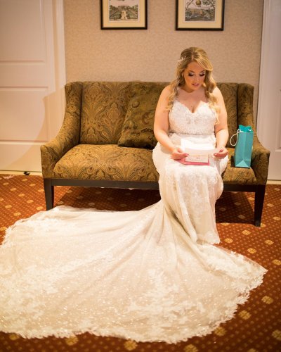 Carousel post from thecurvybridenj.