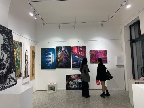 Carousel post from aur_arts.