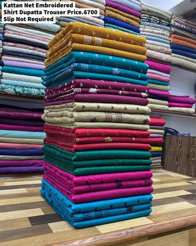 Carousel post from akbar_fabrics_.