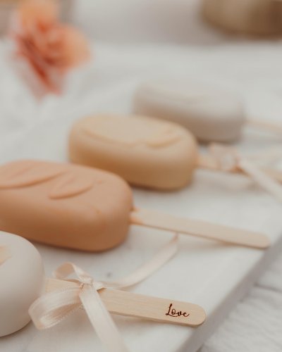 Carousel post from suesseboutique.