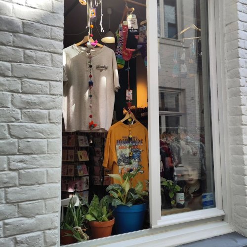 Photo post from dotnsquare_vintage.