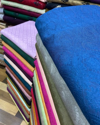 Carousel post from akbar_fabrics_.