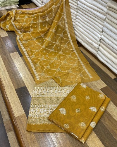 Carousel post from akbar_fabrics_.