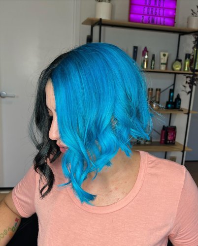 Carousel post from trindadehairstylist.