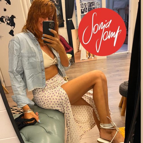 Carousel post from soniajamp.