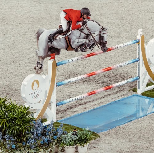 Carousel post from fei_global.