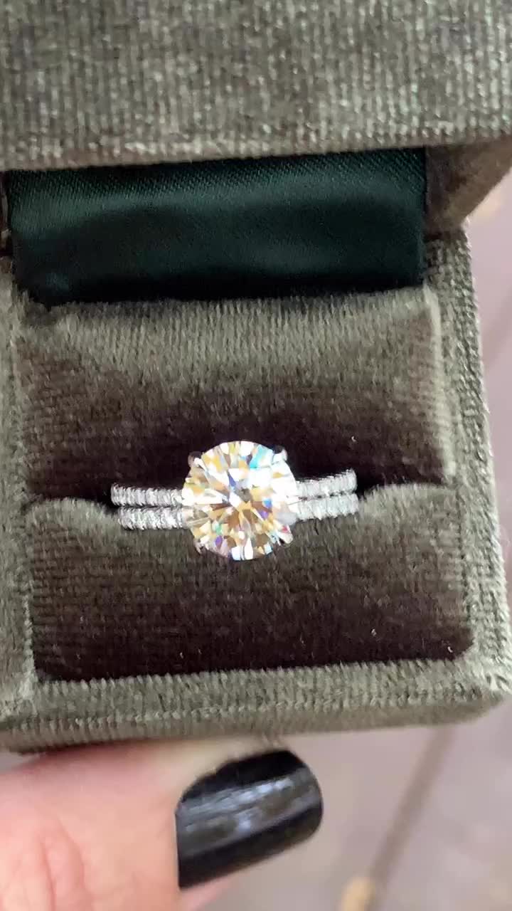 Video post from annelizabethjewelry.