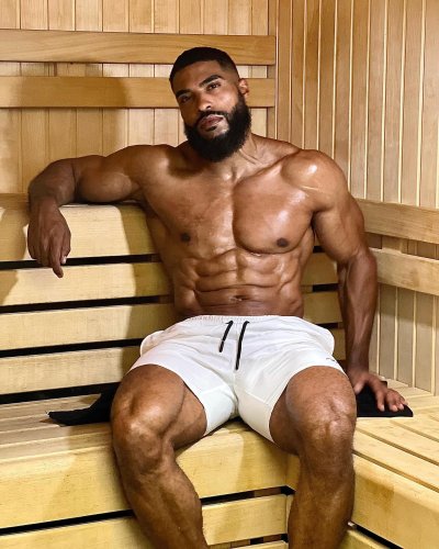 Carousel post from ph_gains.