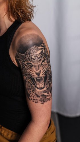 Gargoyle on a kool dude #beavertattoo #tattoo #gargoyle #b… | Flickr