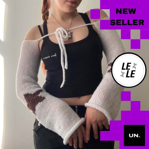 Carousel post from untaggedfashion.