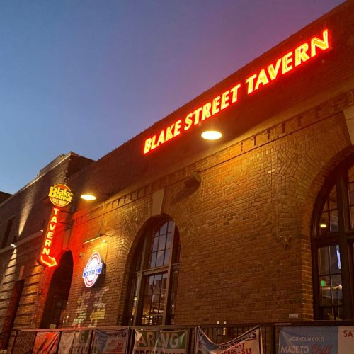 Carousel post from denfringe.