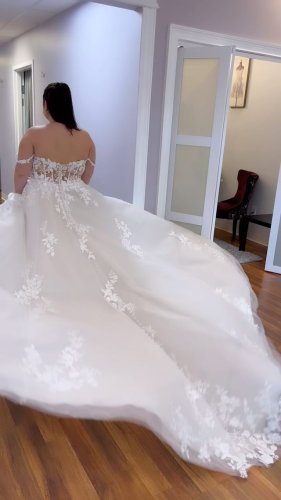 Video post from thecurvybridenj.