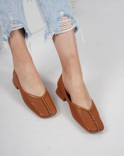 Carousel post from ossoshoes.