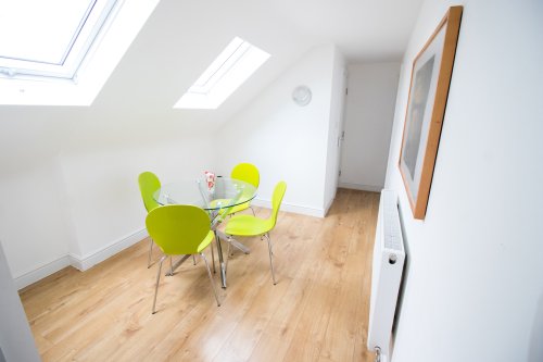 Photo post from kasarstays.