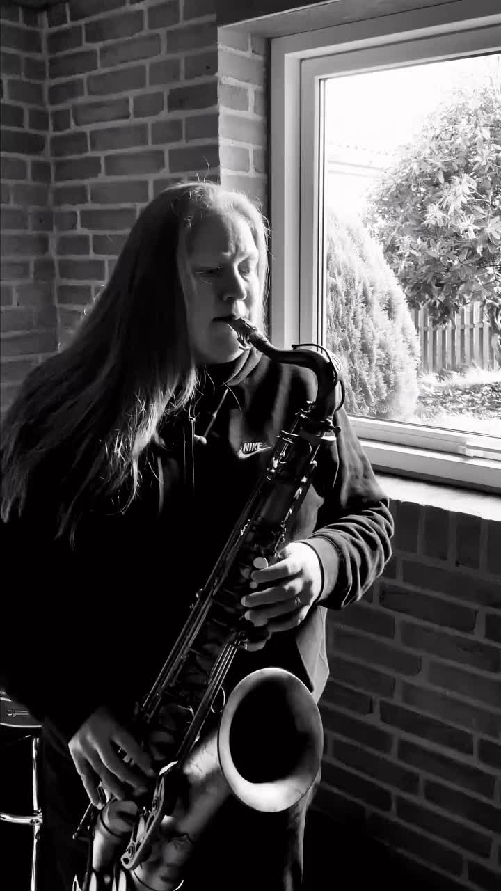 Video post from gingerlyjazz.