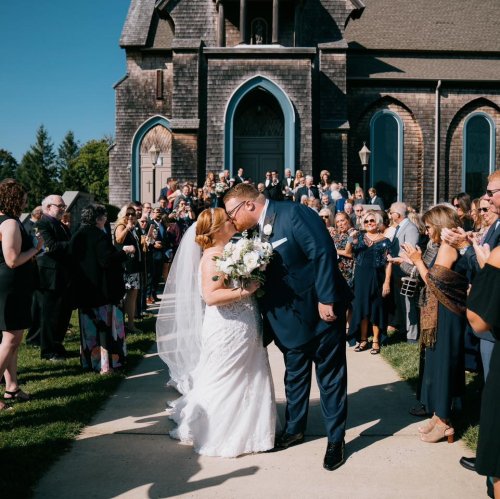 Carousel post from thecurvybridenj.