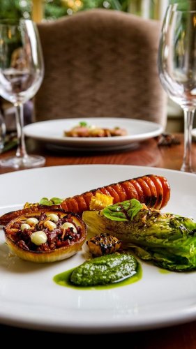 Video post from themoathouse.