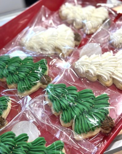 Carousel post from marquettescakestudio.