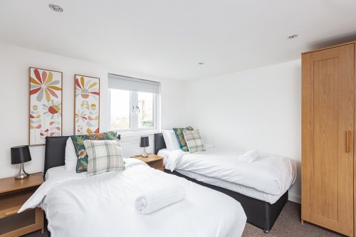 Photo post from kasarstays.