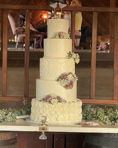 Photo post from famous_creations_catering.