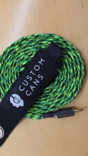 Video post from customcans_headphones.