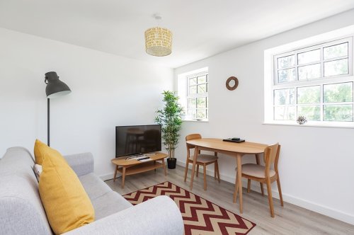 Photo post from kasarstays.