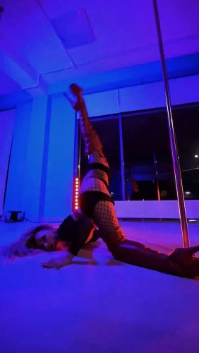 Video post from poledance_krasnodar.