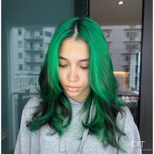 Carousel post from trindadehairstylist.