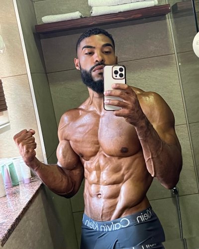 Carousel post from ph_gains.