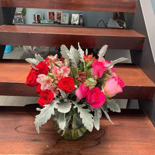 Carousel post from la_gifteria.