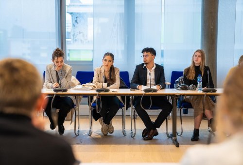 Carousel post from aurrome.