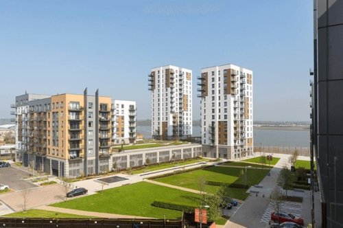 Photo post from kasarstays.