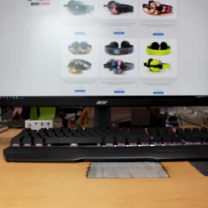 Video post from customcans_headphones.