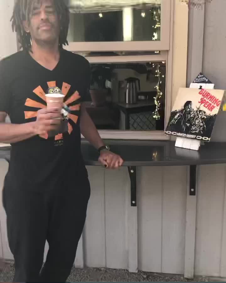 Carousel post from equianocoffee.