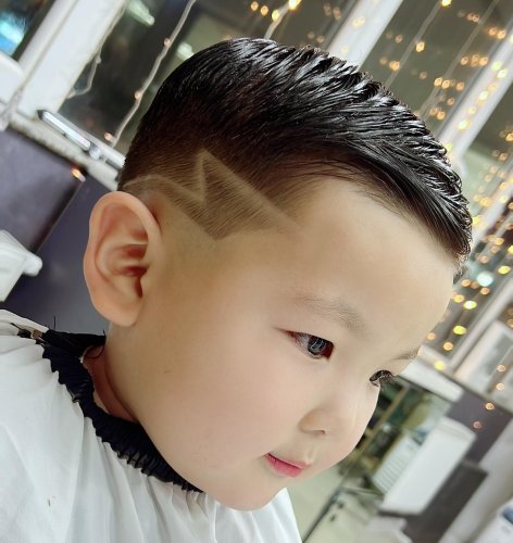 Carousel post from desaronsalon.