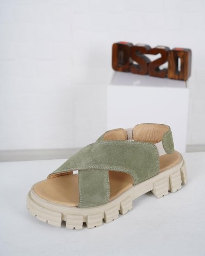 Carousel post from ossoshoes.